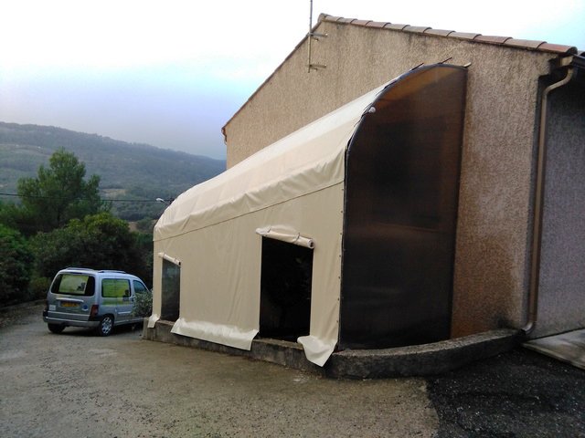 Confection de bâche de protection sur-mesure pour bâtiment