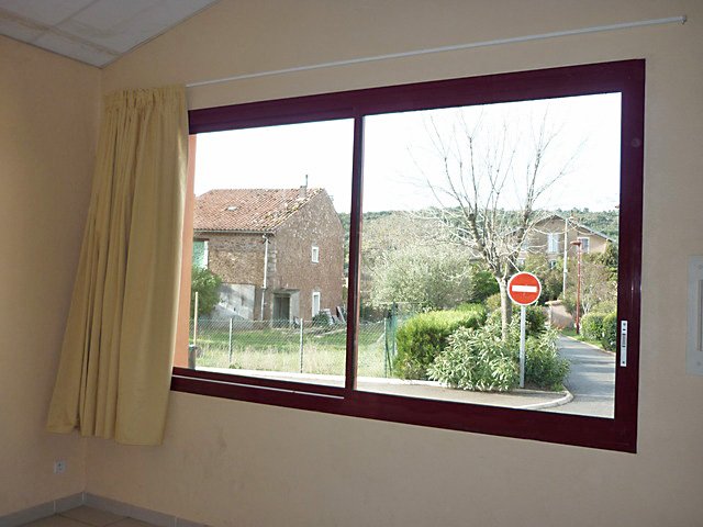 Pour collectivités : rideau en tissu Noctis coloris Abricot occultant 100 pour cent de la lumière et des UV (1)