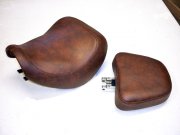 Réparation selle de moto en cuir naturel (2)