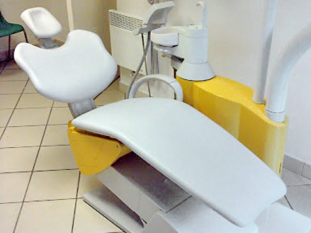 Table médicale d'auscultation de dentiste (1)