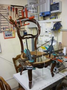 Tapisserie chaise collée