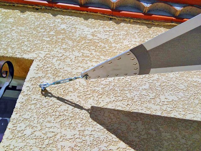 Voile d'ombrage triangulaire en stretch ivoire confection couture fil Tenara GORE TEX (3)