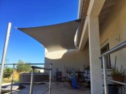 Voile d'ombrage quadrangulaire en stretch ivoire lumière integrée confection couture fil Tenara GORE-TEX (1)